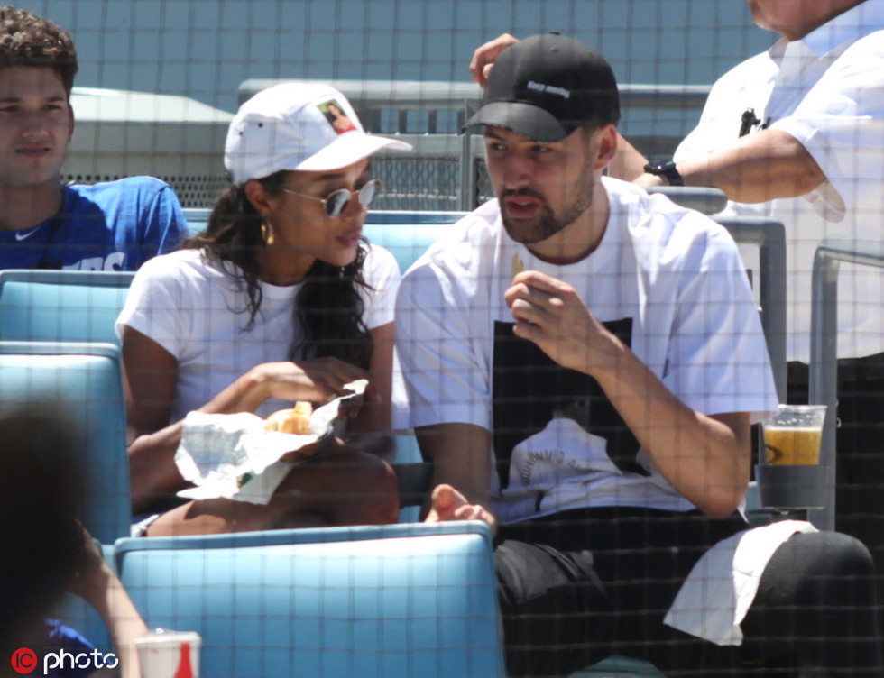 广东男篮末节逆转击败山东（广东男篮末节翻盘战胜山东）