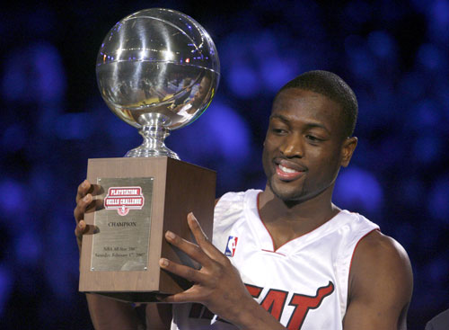 凯恩73场德甲比赛进75球，比同期进球数第二的吉拉西多21球（凯恩德甲73场75球，同期进球数领先吉拉西21球）