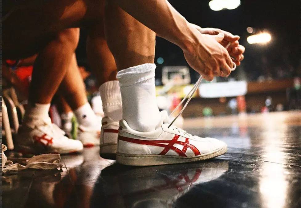 辽宁的冬天也太全面了 冬季海上挑战赛激情开赛 助力打造大连“冬泳之都”（辽宁冬季百态尽显：海上挑战赛热血开赛，助力大连打造“冬泳之都”）