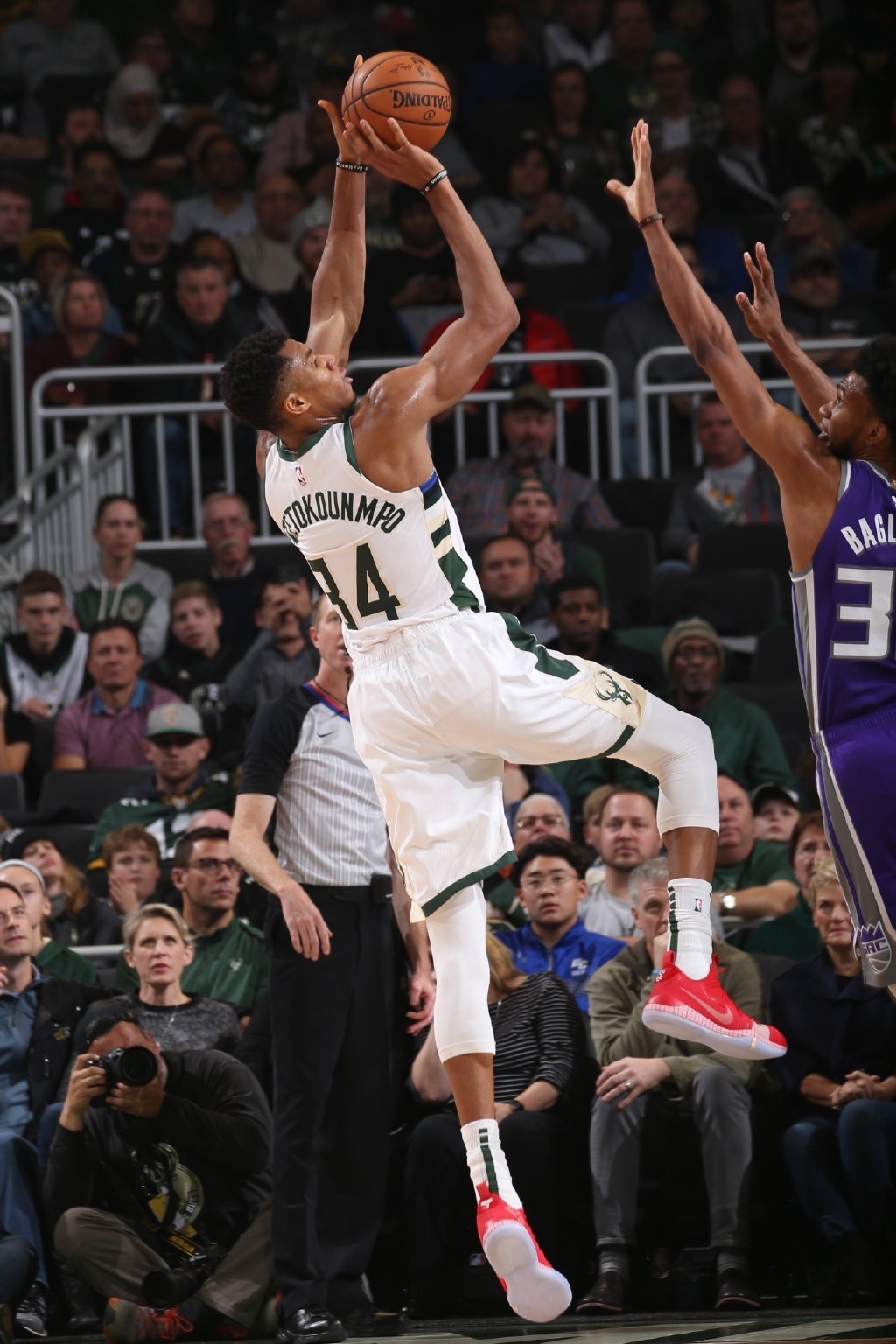 唯一板凳球员！克雷伊奇本赛季多次单场命中7+三分（克雷伊奇成唯一替补，本季多次单场轰7+三分）