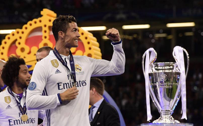 又伤了！巴萨官方：奥尔莫左肩脱臼，预计伤缺一个月（巴萨官宣奥尔莫左肩脱臼，预计缺阵一个月）