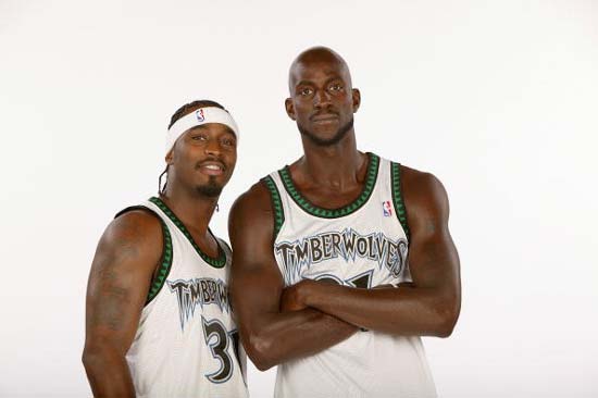 都体：尤文将采用四后卫体系，斯帕莱蒂计划推行4-3-2-1阵型（都灵体育报：尤文或改打四后卫，斯帕莱蒂拟推行4-3-2-1阵型）