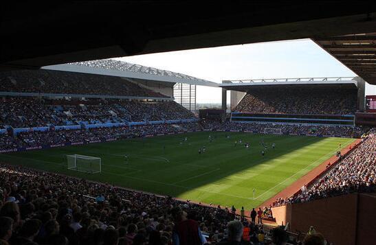 葡媒批评C罗：C罗应该为他的行为道歉，并对此感到羞愧（葡媒指责C罗：应为失当行为道歉并深感羞愧）