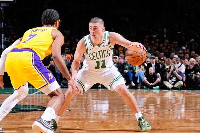 雷霆冲击季后赛形势明朗（雷霆发力，季后赛局势清晰）