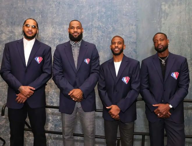 太阳报：穆德里克因宝马车违规贴膜被吊销驾照，罚款199镑（太阳报：因宝马车窗贴膜违规，穆德里克被吊销驾照并罚款199英镑）