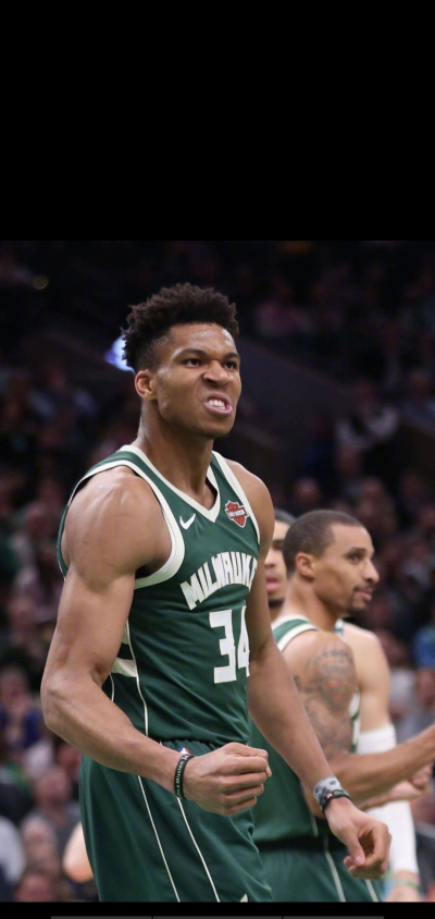 中足联细化“观众不当行为”细则：赛区将对球迷不当行为负责（中足联完善观众不当行为细则：赛区需对球迷不当举动负责）