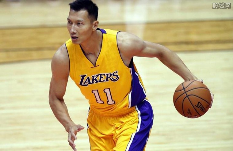 他站在角落，却决定了胜负（角落中的他，改写胜负）