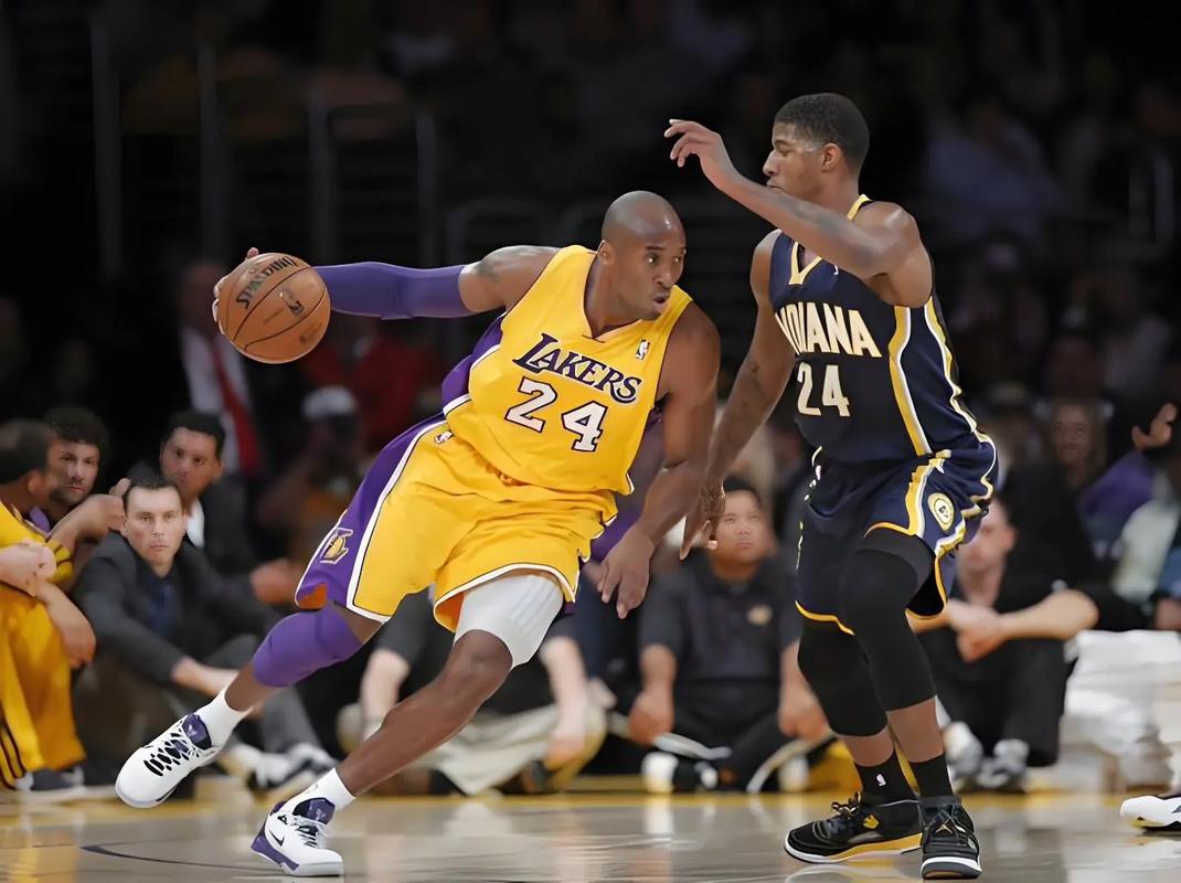 记者：富安健洋已与阿贾克斯就一份短期合同达成一致（消息称，富安健洋已与阿贾克斯谈妥短期合约）