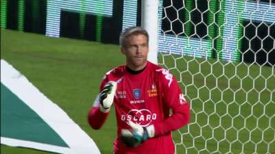 格里马尔多破门，勒沃库森队史第二次欧冠做客英格兰取得领先（格里马尔多建功，勒沃库森队史第二次欧冠客战英格兰先拔头筹）