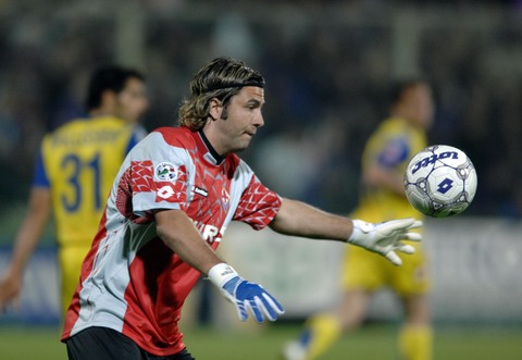 广东2将缺席揭幕战，山西酝酿1换1交易，广厦捡到宝，新疆注册新外援（广东两将无缘揭幕战，山西谋划1换1，广厦收获惊喜，新疆注册新外援）