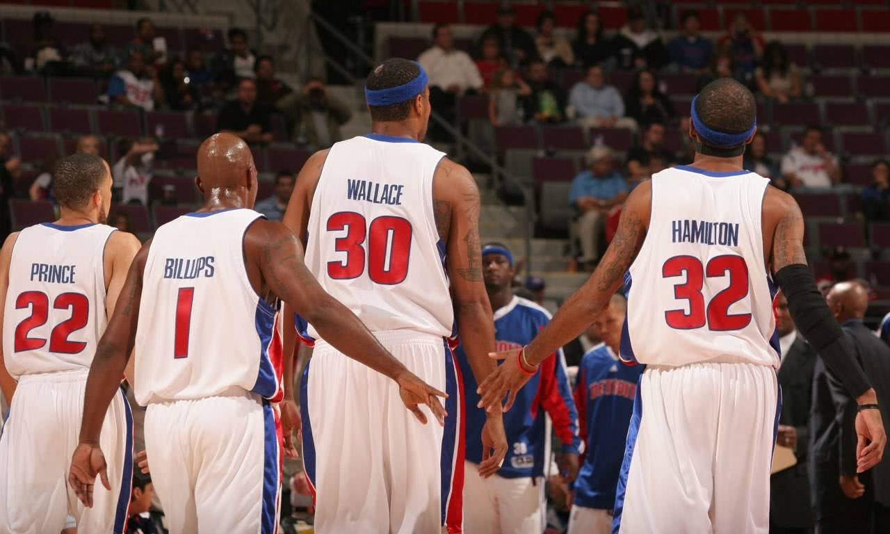 欧冠球员表现评析：C罗连续进球,（欧冠球员表现点评：C罗连场建功）