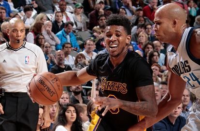 早报：肥皂剧主角名叫伊萨克（早间速报：肥皂剧主角名为伊萨克）